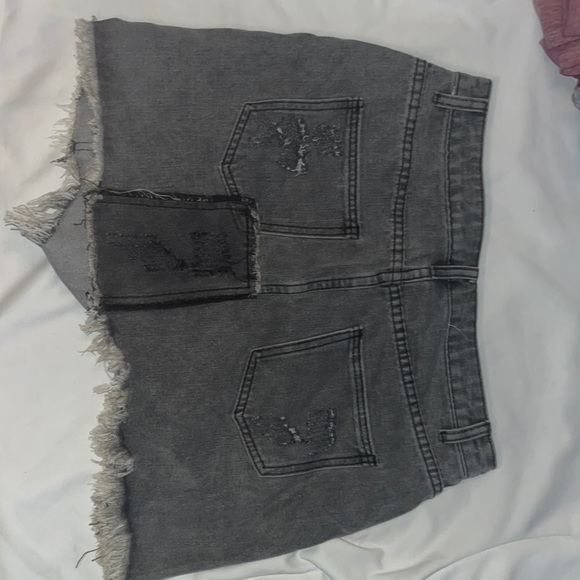 Womens jean shorts - Picture 2 of 4